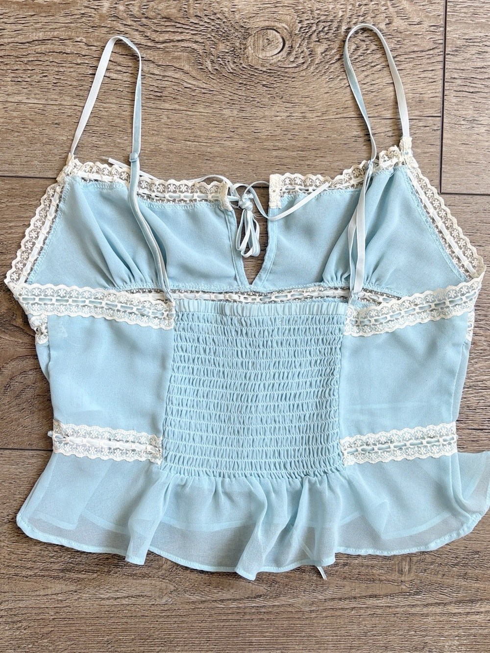Kimchi Blue Urban Outfitters Baby Blue w Lace-Trim & Bow Details Cami Tank Top - Picture 2 of 4